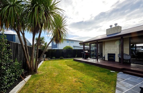 Kaikoura Casa | Whanau Retreat - A modern, warm family home located in a peaceful loaction.