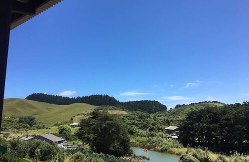 Raglan Cabina | Whare Tatū Raglan - Accommodation