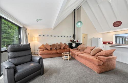 Otaki Beach Casa | Wharerata - Otaki Beach Holiday Home