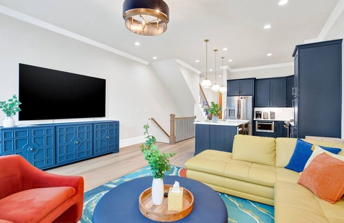 Hitch Village - Fred Wessels Homes Casa | Wharfside Whimsy | 3BR Retreat Walk to River St