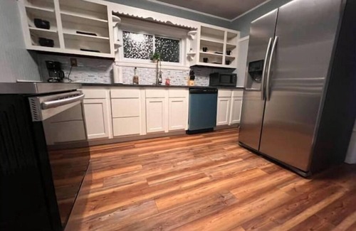Nitro Casa | What a cute 2 bed room 1 bath home