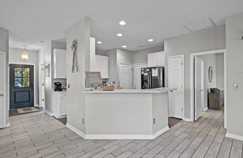 Murraysville Casa | Wheatfields Home · Amazing Location+Fire Pit+Games| Backyard Bungalow