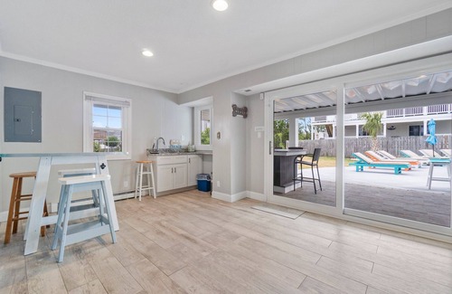 Sandbridge Casa | When you’re at the beach, you want to just relax! Paws and Relax here.