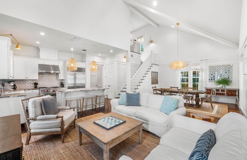 Forest District Casa | Bikini Bottom / Gulf Front Beach Club/ Golf Cart