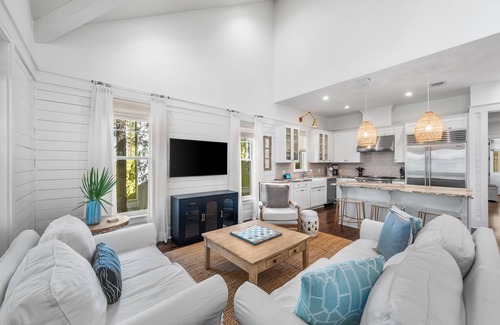 Forest District Casa | Bikini Bottom / Gulf Front Beach Club/ Golf Cart