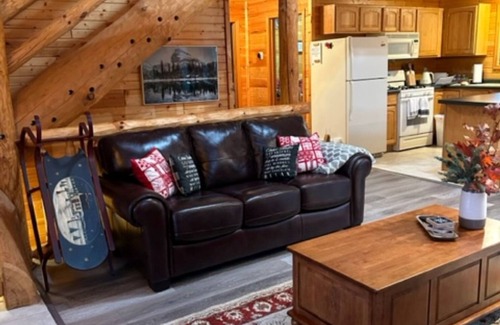 Friendship Cabina | Where Lazy Days Are the Best Days -near Trails and Lakes-5 beds