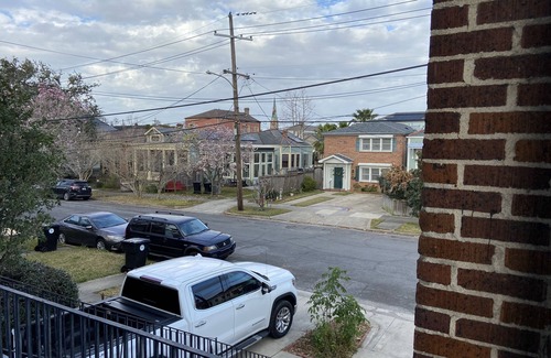 Uptown Historic District Casa | Where Y'AT Uptown Shotgun Steps away from Magazine St