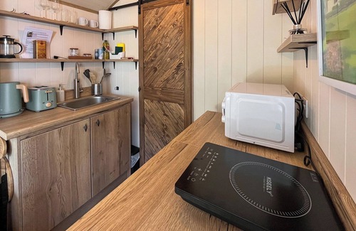 Kirkby on Bain Cabaña | Whether you seek relaxation, adventure, or both, this idyllic retreat promises a memorable stay.