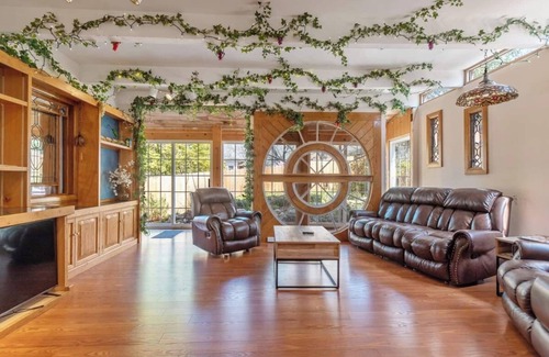 Southwest Raleigh Casa | Whimsical, Walkable, Garden Gem - The Famous Raleigh Mill House