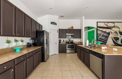 Davenport Casa | Whimsical Wonderland - Free Heated - Pool Games