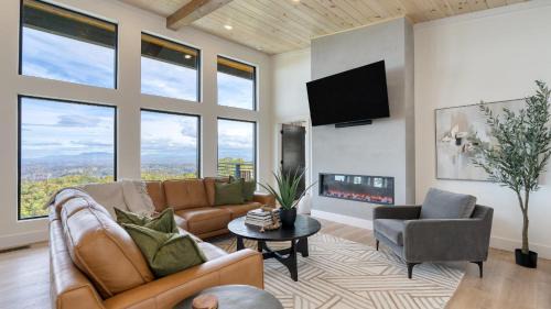 Sevierville Casa | Whiskey Ridge by AvantStay Infinity Pool, Hot Tub, Game Room, Panoramic Views