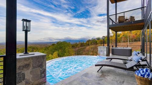 Sevierville Casa | Whiskey Ridge by AvantStay Infinity Pool, Hot Tub, Game Room, Panoramic Views