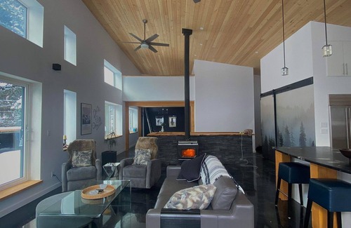 Revelstoke Casa | WhiskeyJack Estate