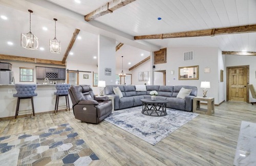Lake Harmony Cabina | Whisky Pines Retreat in Lake Harmony w/ Outdoor Firepit, Gazebo, Kid-Friendly!