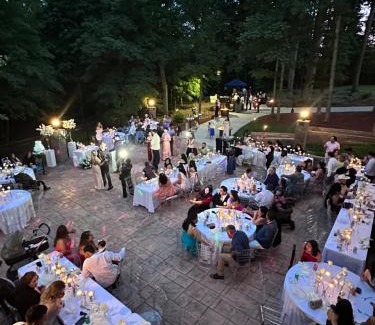 Greensboro Casa | Whisper Chateau Weddings Reunions Groups 75 Plus
