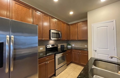 Round Rock Original Plat Casa | Whisper Dreams Retreat- cozy3BR retreat~big yard~bring pets~near Kalahari~DT ATX