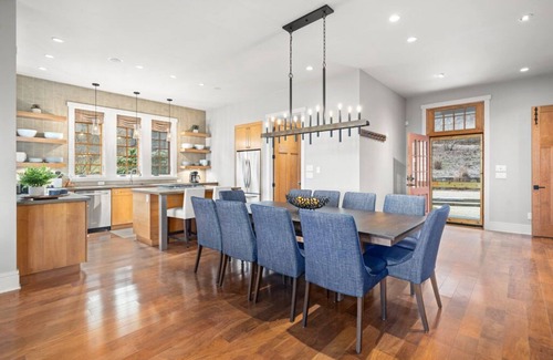 Leicester Casa | Whisper Mountain Lodge | Luxurious Home with Long-range Mountain Views