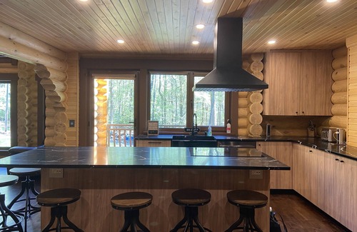 Tannersville Casa | Whispering Creek Retreat