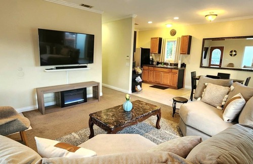 Encanto Casa | Whispering Palms Grand Cottage