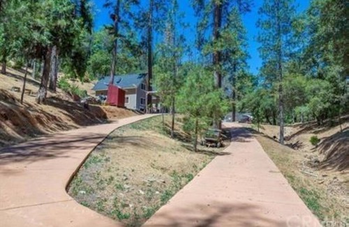 Midpines Casa | Whispering Pines! 25 miles to Yosemite + 9 miles to Mariposa!