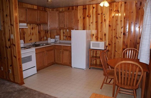 Pinetop-Lakeside Cabina | Whispering Pines - Cabin 33 (Spa Tub)