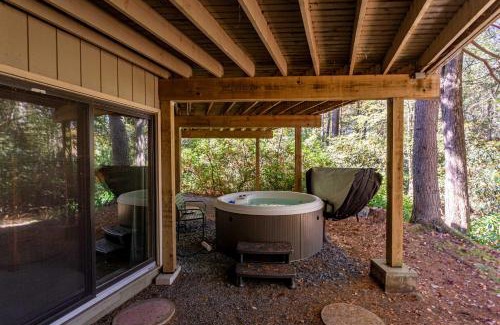 Pocono Pines Casa | Whispering Pines Chalet Game Room Fire Pit