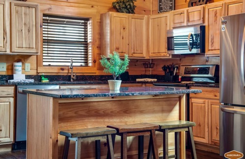 Gatlinburg - Pigeon Forge Cabina | Whispering Pines Retreat By Ghosal Luxury Lodging