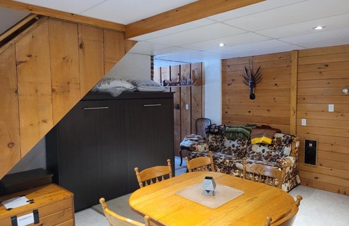 The Blue Mountains Apartamento | Whispering Pines Suite at The Bowering Lodge