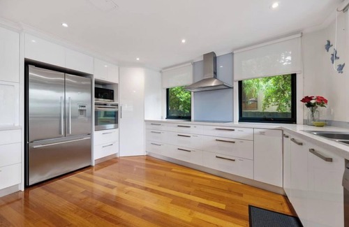 Inverloch Casa | Whispering Seas - Your Ultimate Beachfront Escape