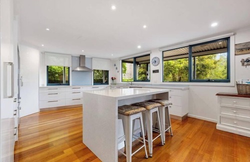 Inverloch Casa | Whispering Seas - Your Ultimate Beachfront Escape