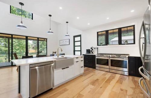 Winchester Casa | Whispering Waters