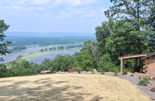 De Soto Cabina | Whispering Winds Sleep 2 Hot Tub, Whispering Winds Sleeps 2 Hot Tub