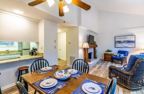 Sapphire Apartamento | Whispering Woods Retreat