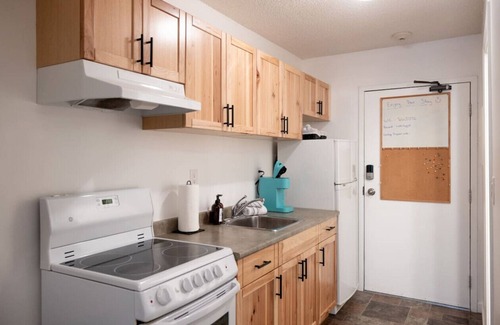 Whistler Creekside Apartamento | Creekside Lofted 1BR:Sleeps 4,Pool,Parking&Near Restaurants, Lakes and Shops!