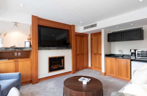 Blackcomb Hotel | Whistler Premier - Le Chamois - Firma 1 dormitorio # 210
