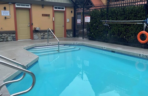 Whistler Cay Heights Condominio | Whistler Village Experience