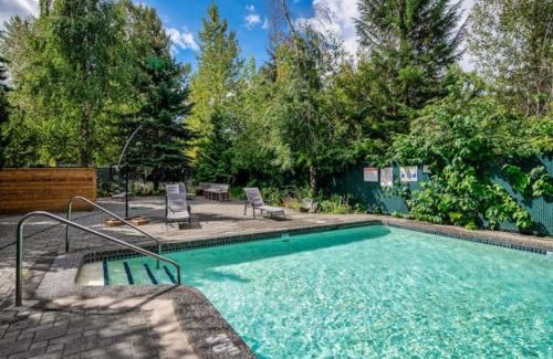 Whistler Creekside Casa | WhistlerCreekLodge 208