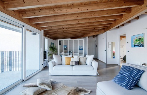 Lipomo Apartamento | White Attic - My Home In Como