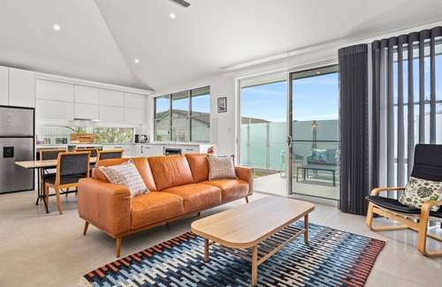 Terrigal Casa | White Beach on Barrington