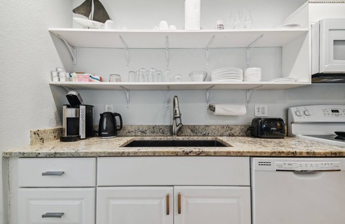 Clearwater Beach Cabaña | The Mermaid Cottage - Pasos a la playa de arena blanca
