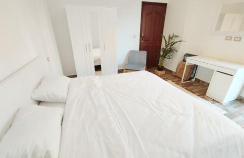 Madinaty Apartamento | white Bear royal