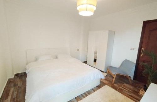 Madinaty Apartamento | white Bear royal