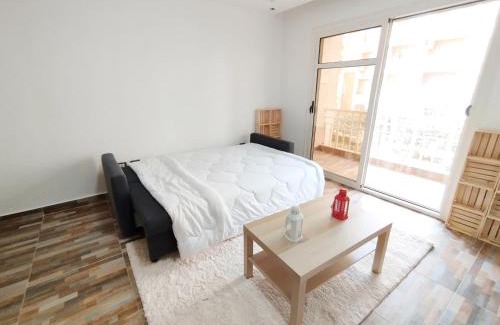 Madinaty Apartamento | white Bear royal