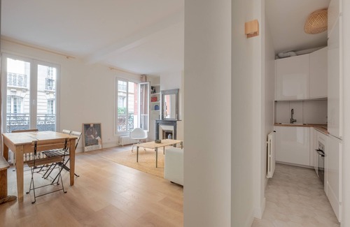 Pigalle Apartamento | White Beauty, by Veeve