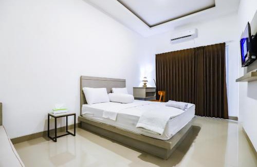 Peliatan Casa | White-Blue House 2 - Pvt Room, Shared Pool&Kitchen