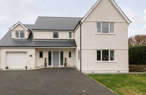 Amlwch Cabaña | White Bull House