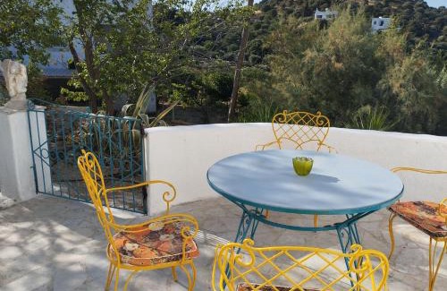 Leros Casa | White Cat
