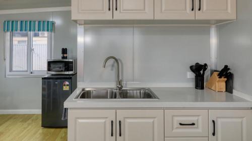 White Cliffs Casa | White Cliffs Self Contained Cabin Accommodation