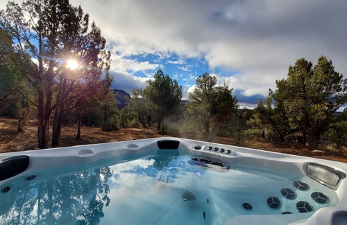 Orderville Cabina | Panoramic & Unobstructed Views, Hot Tub, Perfect for Zion & Bryce