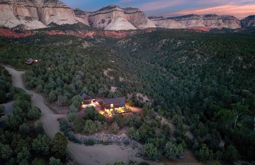 Orderville Cabina | Panoramic & Unobstructed Views, Hot Tub, Perfect for Zion & Bryce